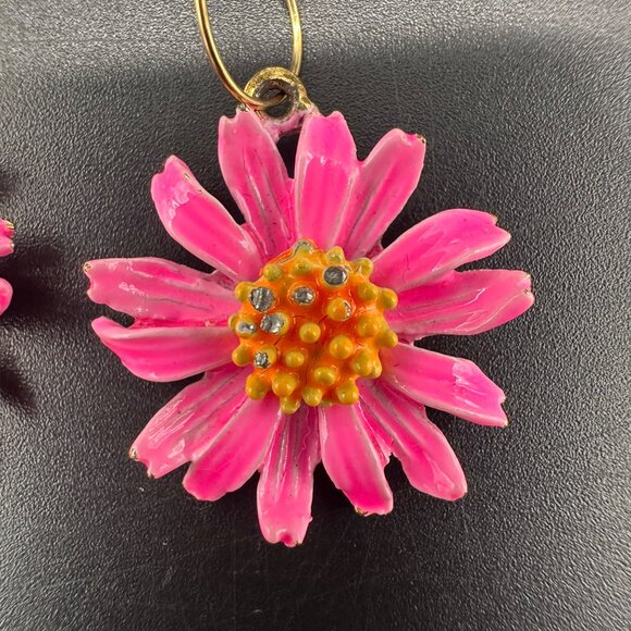 Vintage Pink Flower Power Earrings Enamel Metal 1960s Dangle Daisy Signed Art - Picture 6 of 8